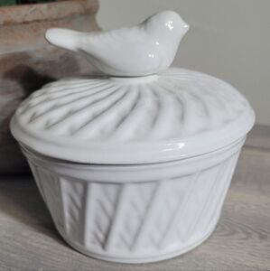 Horchow White Ceramic Bird Lid Jar Made In Italy